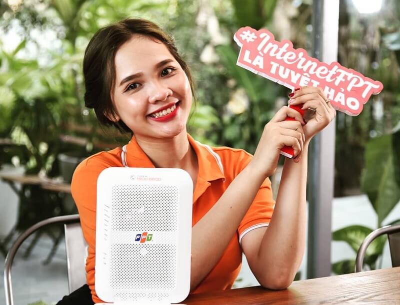 65f952d2c3268_lien-he-tong-dai-fpt-telecom-de-thay-doi-goi-cuoc.jpg